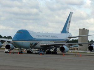 Pentagon'dan 'Air Force One' açıklaması