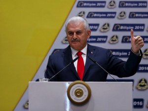 Binali Yıldırım'dan Türk Telekom'a Bilişim ve Demokrasi Ödülü