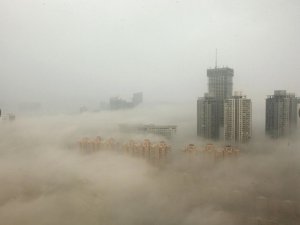 Çin'deki hava kirliliği uçuşları iptal ettirdi