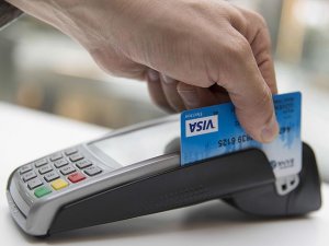 'Ödenecek tutar düştükçe banka kartı kullanımı artıyor'