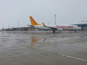 Bursa'da yolcu uçağı zorunlu iniş yaptı