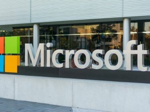 İki Microsoft çalışanı şirketi mahkemeye verdi