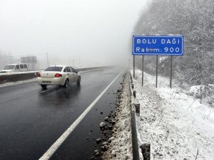 Bolu Dağı'nda yoğun kar yağışı