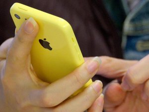 Apple'ın geliri ve iPhone satışları arttı