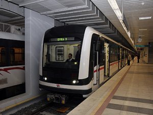 İzmiri'n metro filosu büyüyor