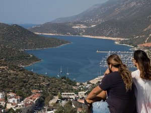 Antalya'ya bu yıl 8 milyon yabancı turist bekleniyor