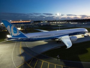 Boeing Dreamliner'ın yeni modelini tanıttı