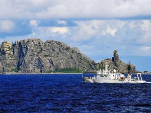 Filipinli yetkililerden ABD'nin Güney Çin Denizi'ndeki uçak gemisine ziyaret