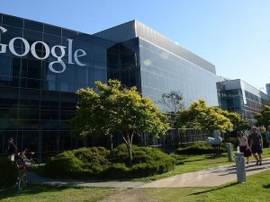 'Google kadınlara daha az maaş veriyor' iddiası