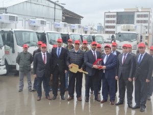 Anadolu Isuzu Hakmar Şirketler Grubu’na 38 adet kamyon teslim etti