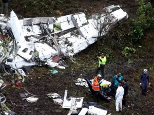 Kolombiya'da uçak kazası: 8 kişi öldü