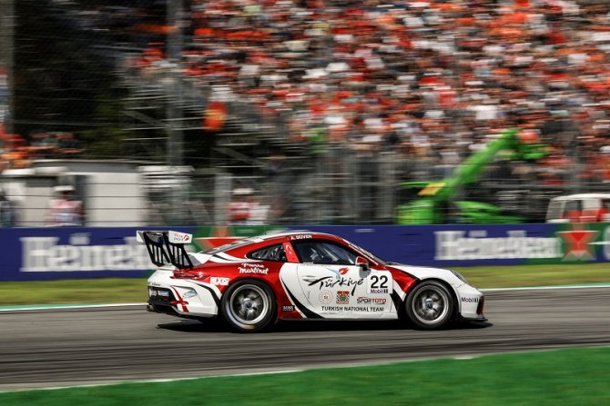 1571906955_ayhancanguven_porschesupercup2019__4_.jpg