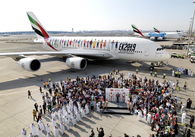 1578382513_emiratessetsaguinnessworldrecordstradefor145nationalitiesonanaircraft..jpg