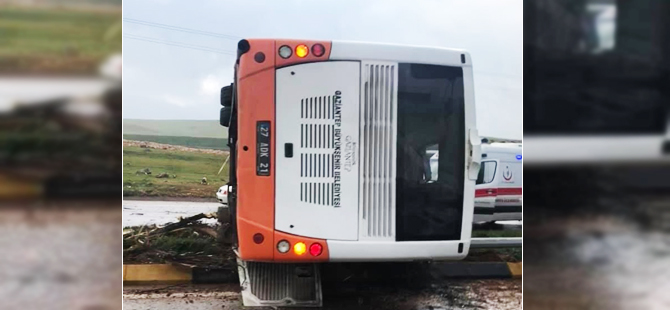 gaziantep_belediye_otobusu-devrildi.jpg