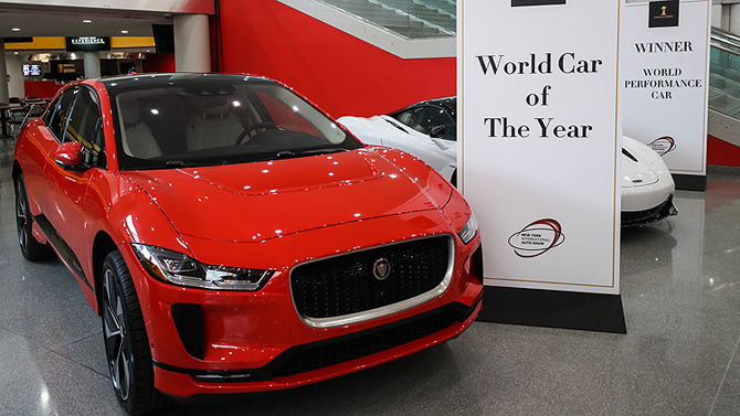 jaguar_elektrikli_otomobil_yilin_otomobili_newyork_otomobil_fuari.jpg