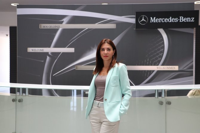 mercedes-benz-turk-otomobil-ve-hafif-ticari-araclar-it-grup-yoneticisi-dr.-demet-karaali.jpg