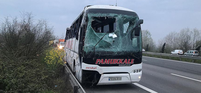 sakarya_otobus_devrildi_yarali_kaza_yolcu_otobusu.jpg